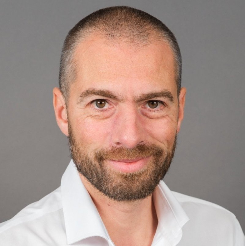 Dr. Stefan Paveliu